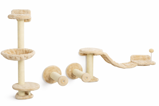 Arbre à chat mural ASTOR avec modules en peluche, plateformes, hamac suspendu et poteaux griffoirs pour chat